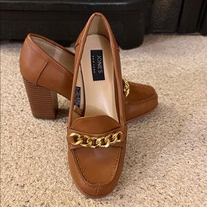 Jones New York Brown Heels with Gold Chain Accent